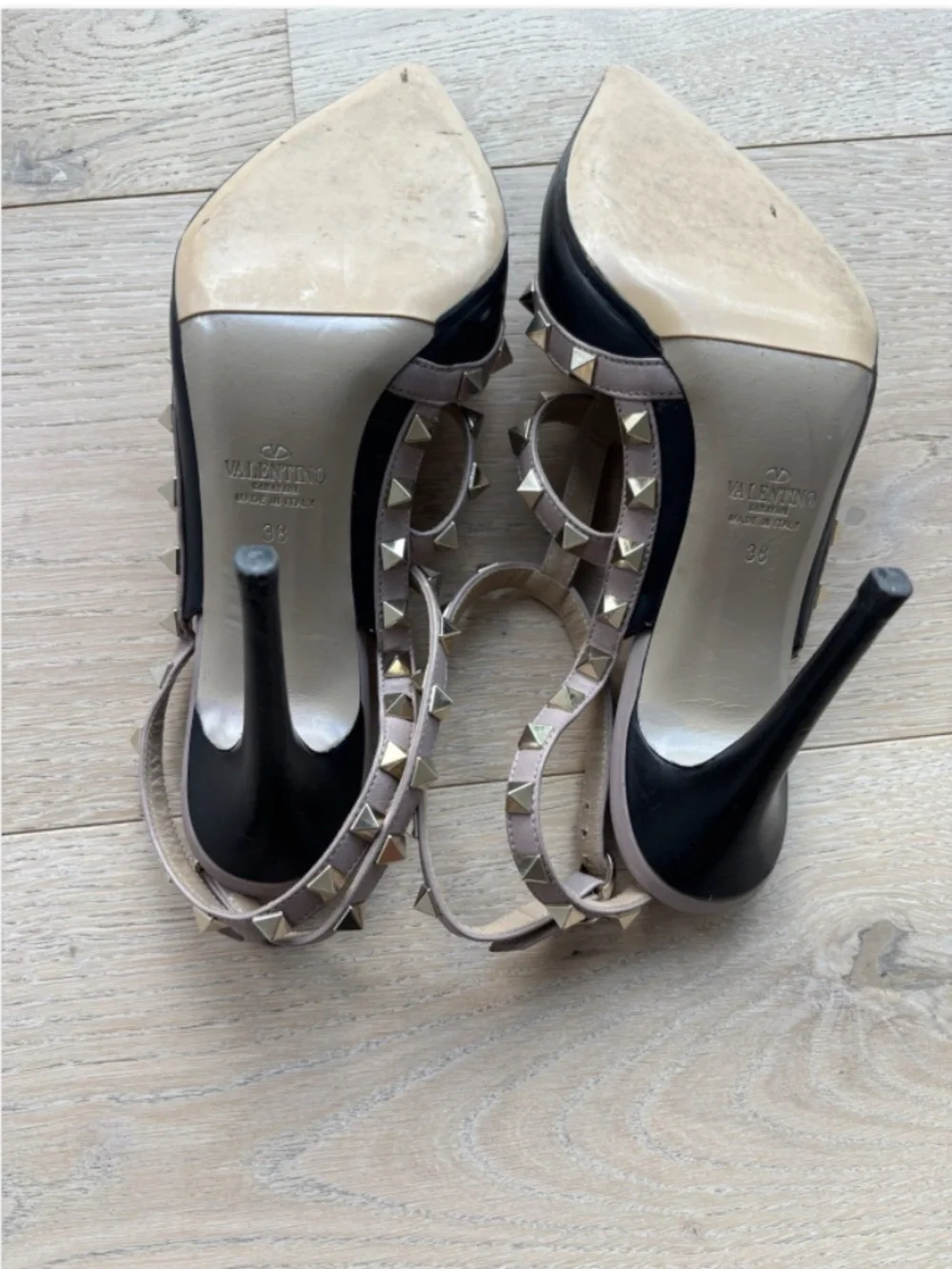 Valentino Black Rockstud Ankle Strap Pump Size 38, Authentic. - Picture 9 of 12